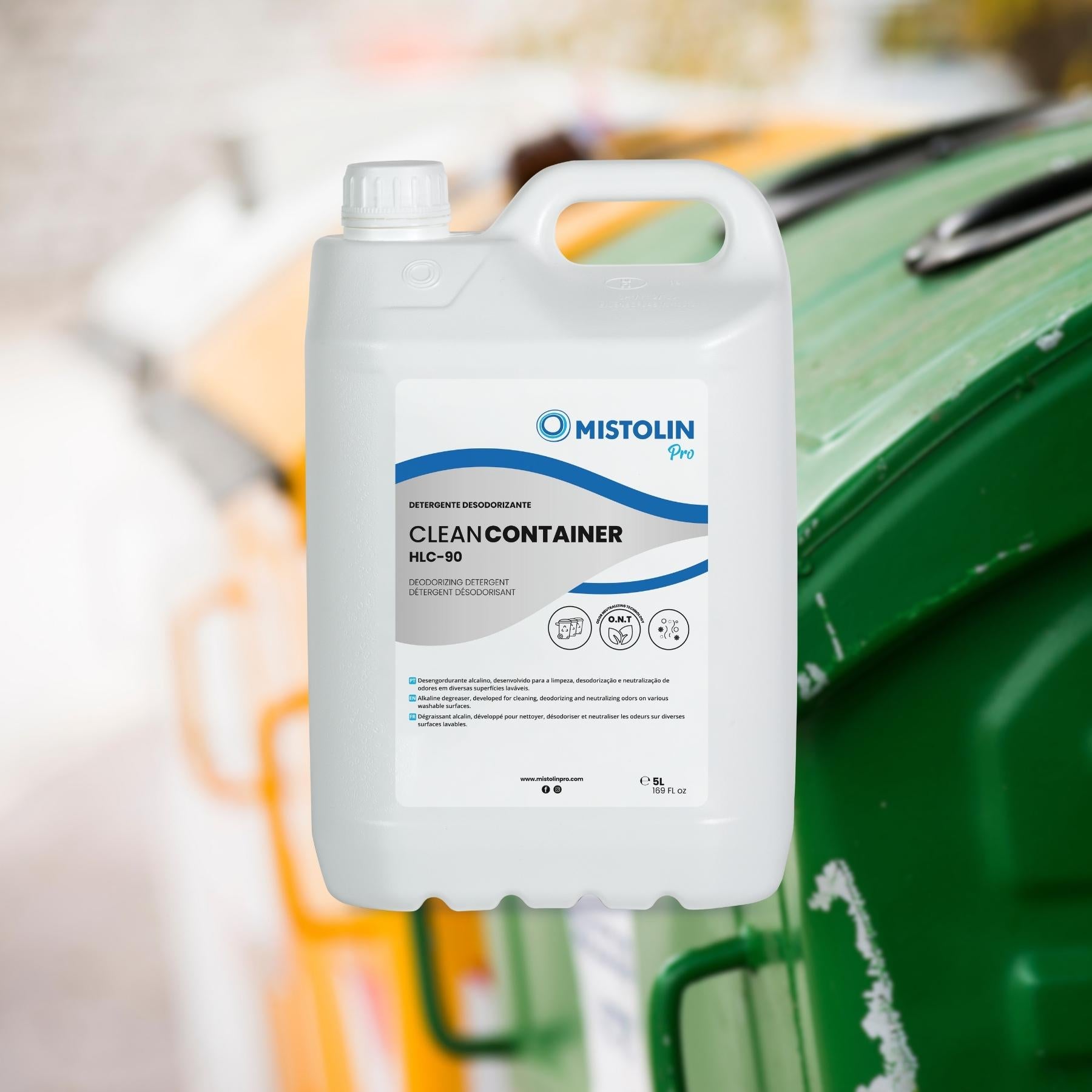 CLEAN CONTAINER HLC-90 DETERGENTE DESODORIZANTE 5L é um detergente alcalino, desenvolvido para a limpeza, desodorização e neutralização de odores em diversas superfícies laváveis.