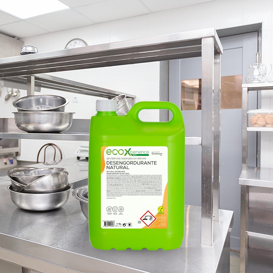 Superfície lavável imediatamente após uso do Desengordurante Natural EcoX Pro