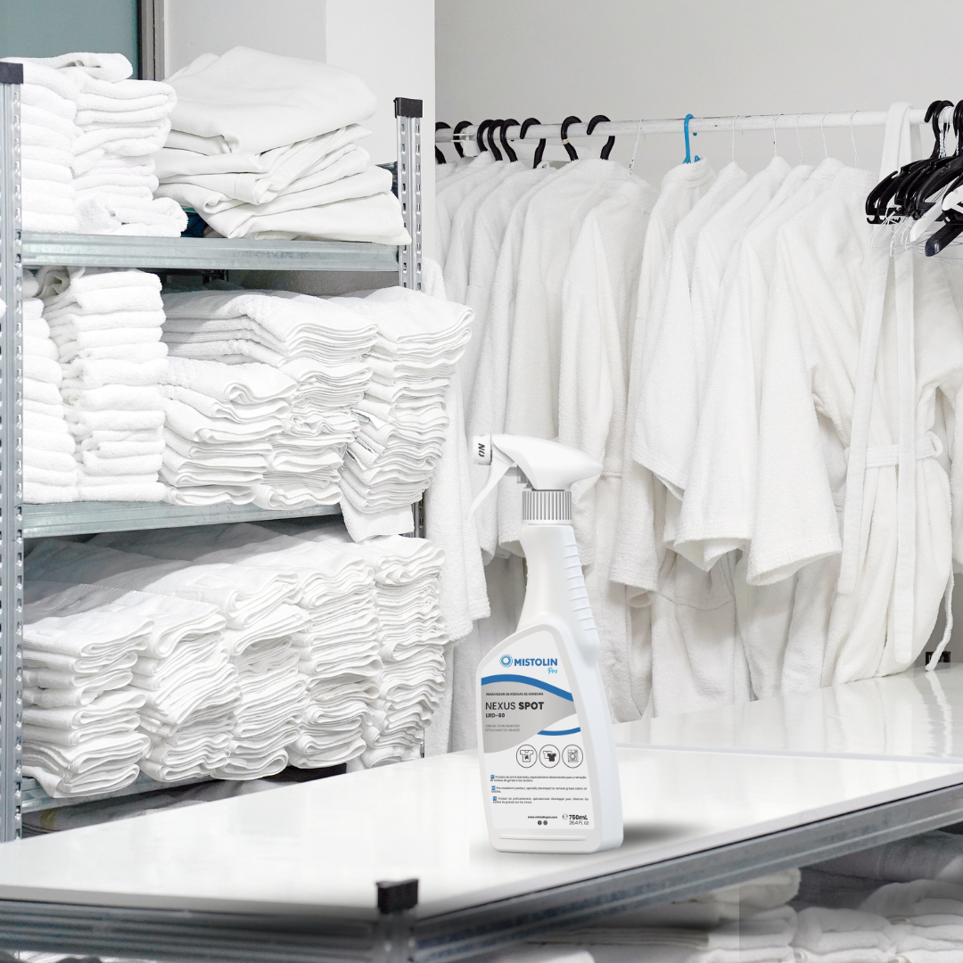 Produto pronto a usar para remover manchas de gordura na roupa